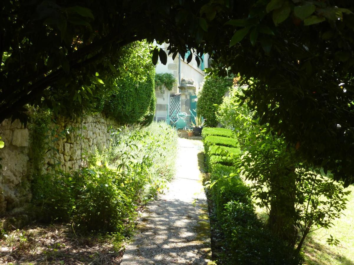 Beaux Chenes Bed & Breakfast Nérac Exterior foto